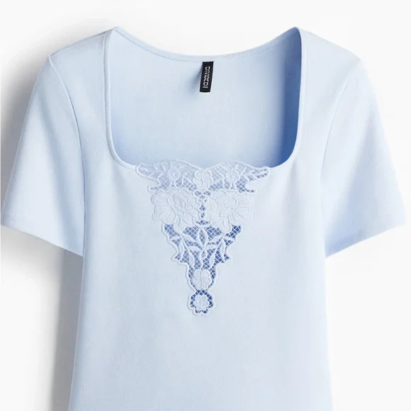 H&M Blue top with eyelet lace embroidered NWOT - Picture 3 of 4